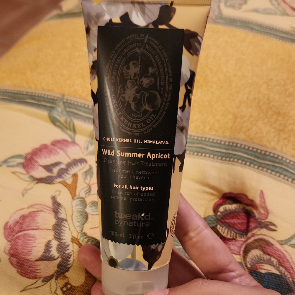 Wild Summer Apricot Hair Treatment - Black & Cream